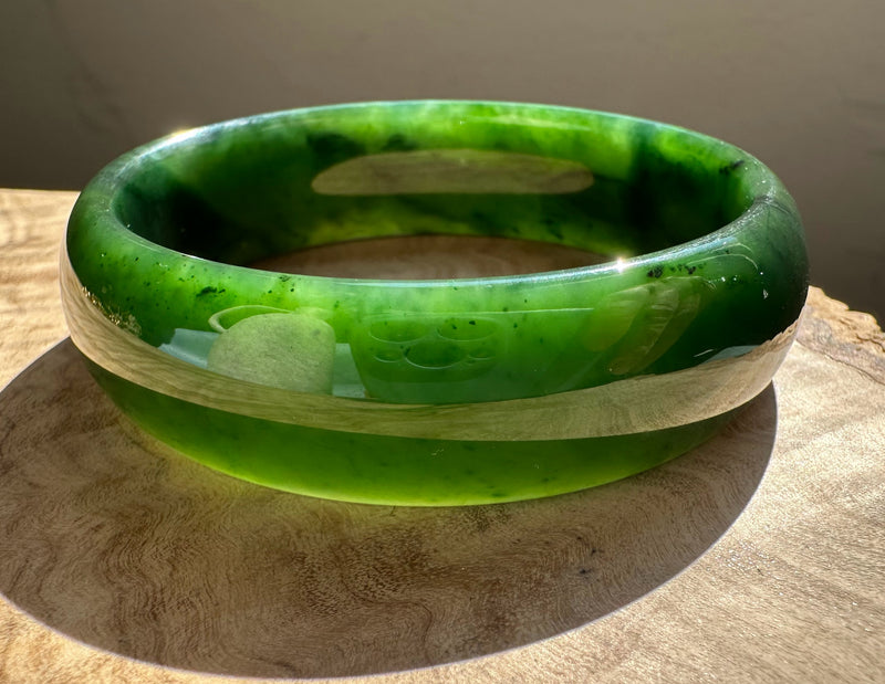 Canadian Nephrite Jade Bangle - 54 x 16.5mm with a unique Chatoyant Band