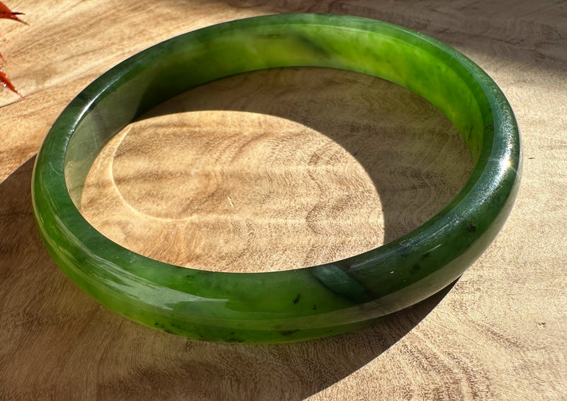A Grade Canadian Nephrite Jade Bangle - 54 x 8.5mm