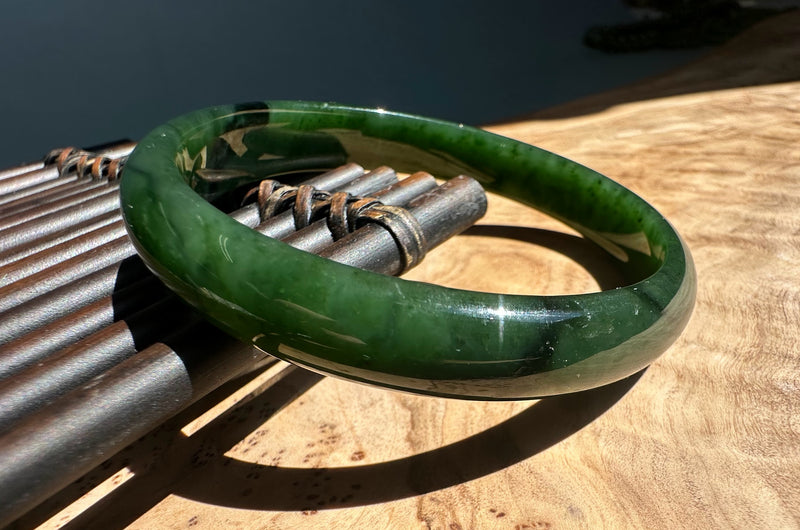 Canadian Nephrite Jade Bangle - 60 x 10.5mm