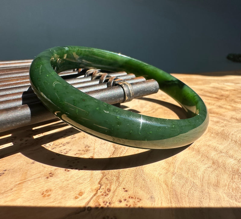 Canadian Nephrite Jade Bangle - 60 x 10.5mm