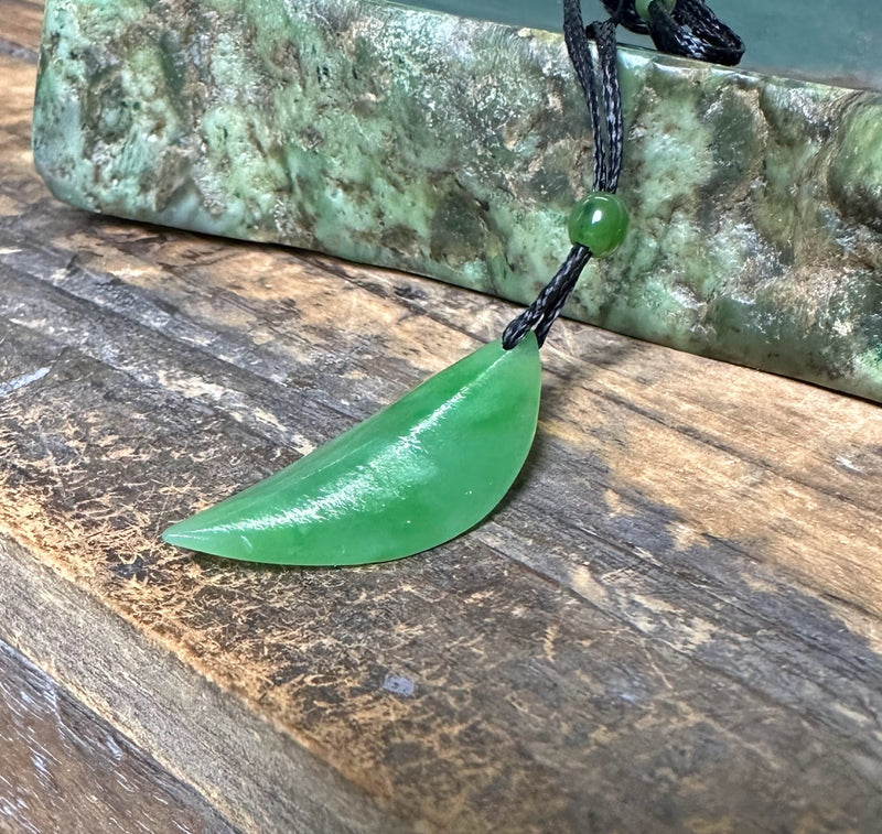 A+ Siberian Leaf Pendant, 34mm*