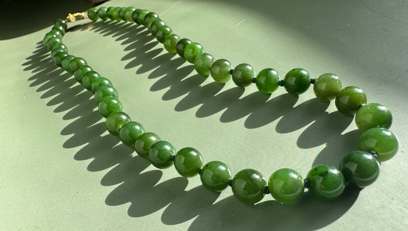 Collana con perline sfaccettate in giada verde naturale da 3 Collana con perline sfaccettate in giada verde naturale da 3