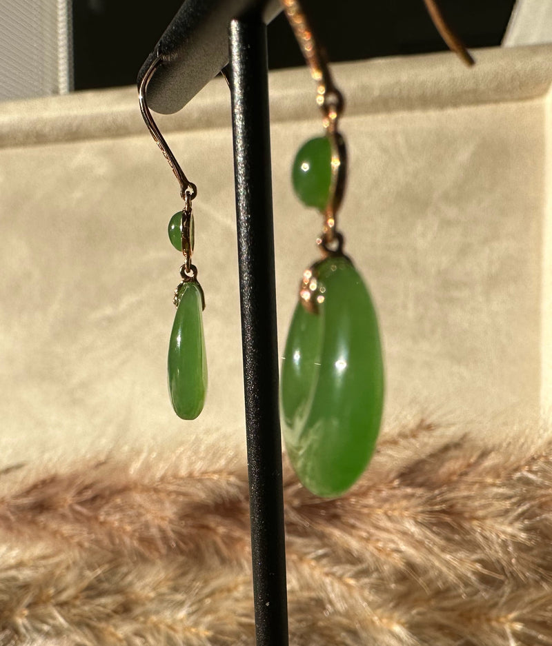 18k AA Round Jade Earrings