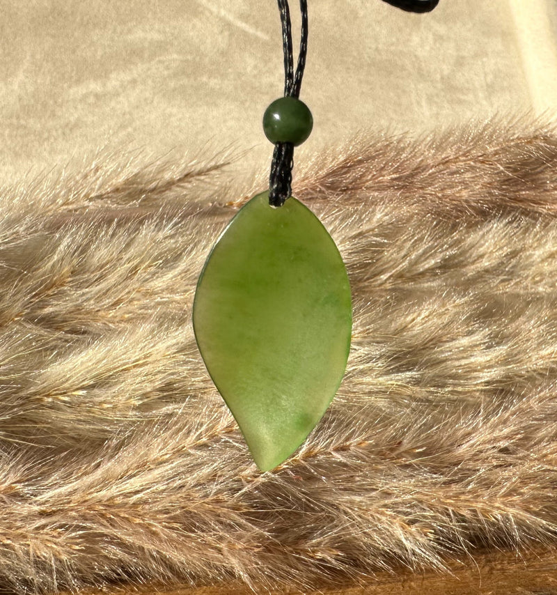 AA Siberian Leaf Pendant, 27mm*