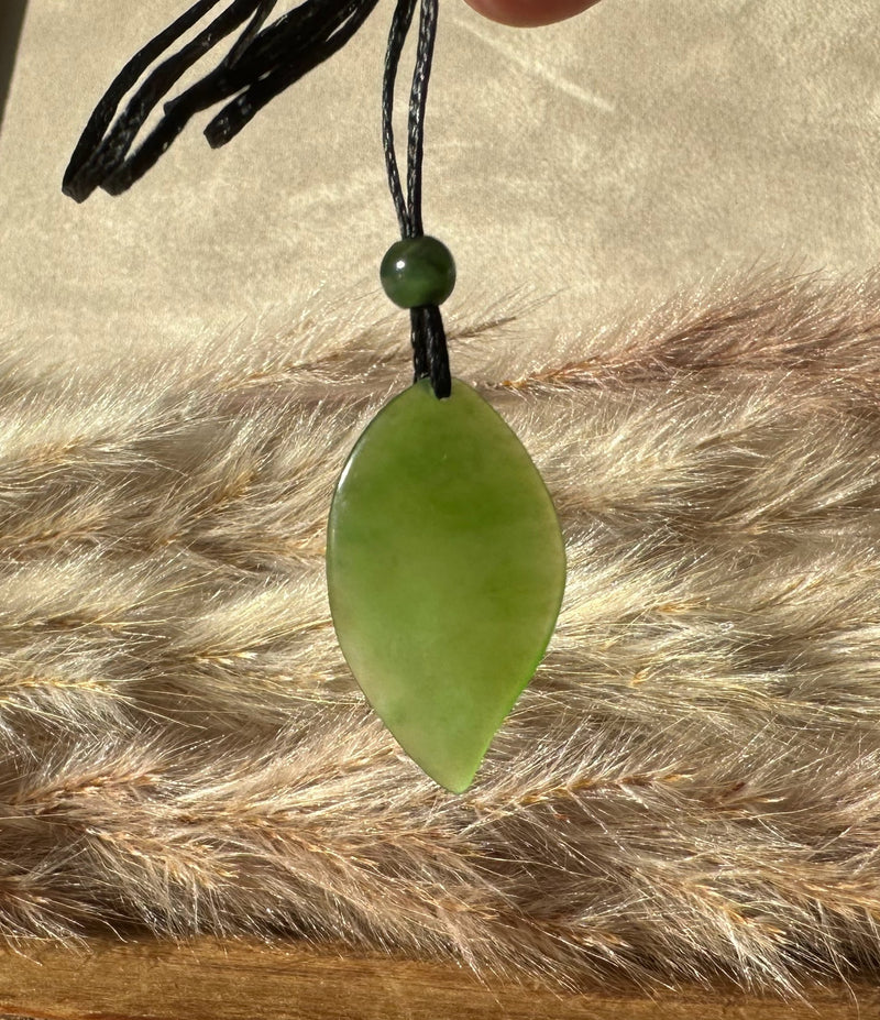 AA Siberian Leaf Pendant, 27mm*