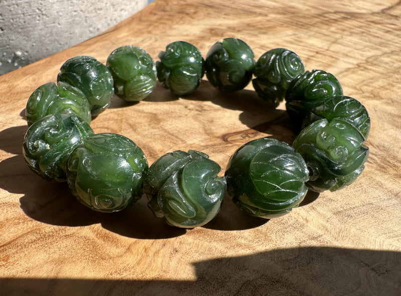 Nephrite Jade Bead Bracelet, 15.5mm carved beads*