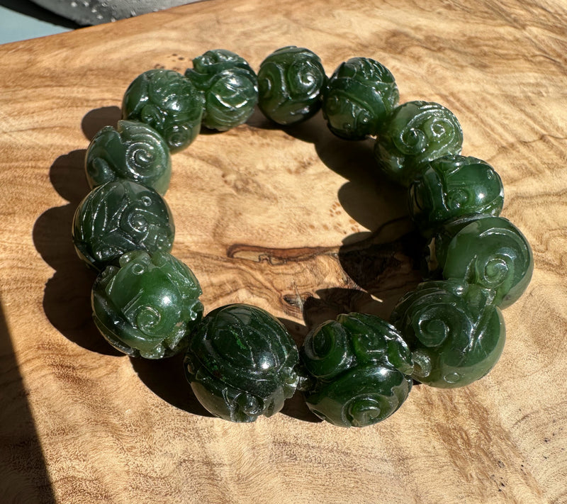 Nephrite Jade Bead Bracelet, 15.5mm carved beads*
