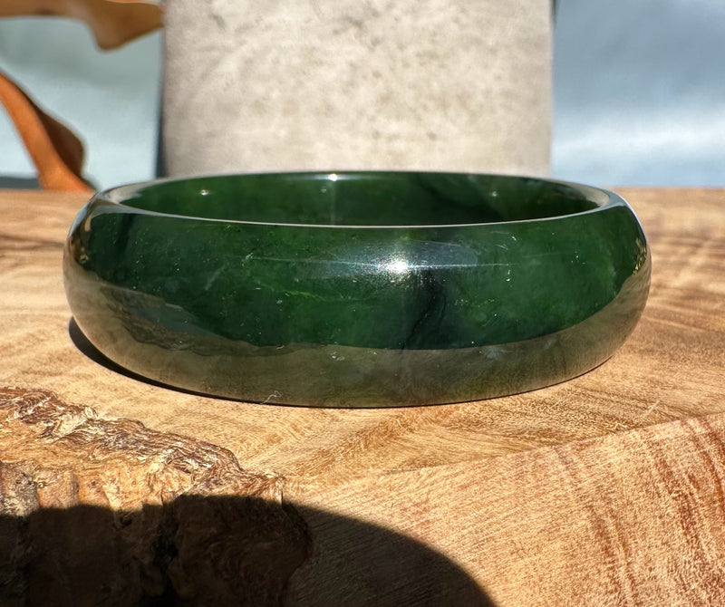 Canadian Nephrite Jade Bangle - 54 x 16.5mm with a unique Chatoyant Band
