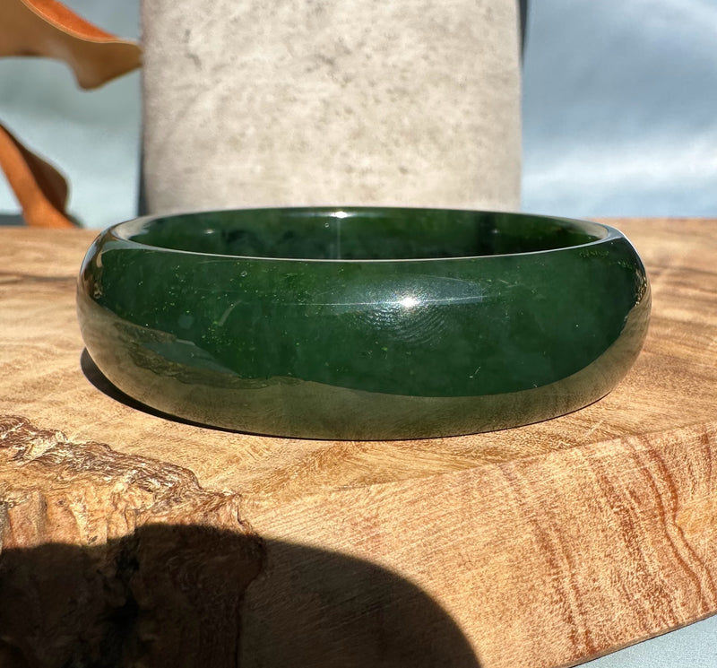 Canadian Nephrite Jade Bangle - 54 x 16.5mm with a unique Chatoyant Band