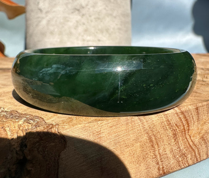 Canadian Nephrite Jade Bangle - 54 x 16.5mm with a unique Chatoyant Band