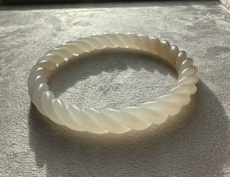 White Nephrite Jade Bangle - 56.5 x 8mm