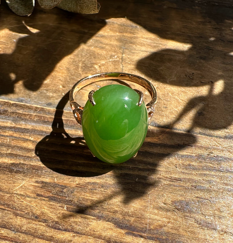 AAA Apple Green 18k Ring, SZ 7*