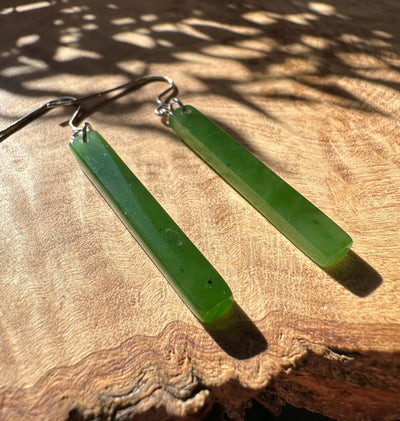 Canadian Green bar-shaped earrings 