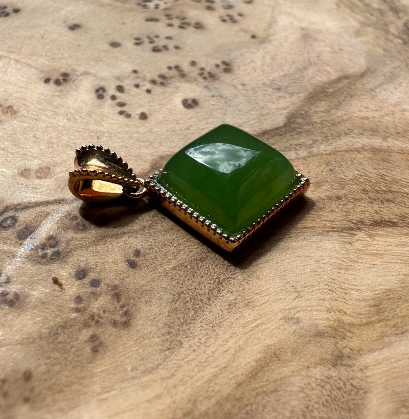 18k AA Jade Square Pendant 9mm*
