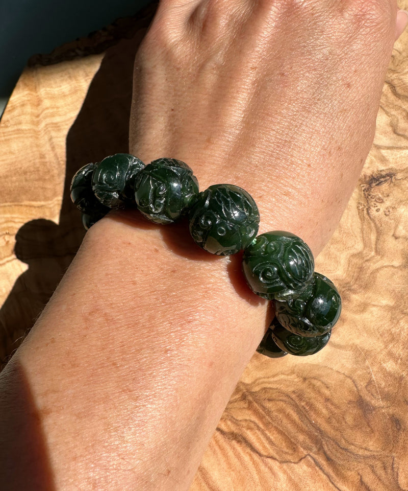 Nephrite Jade Bead Bracelet, 15.5mm carved beads*