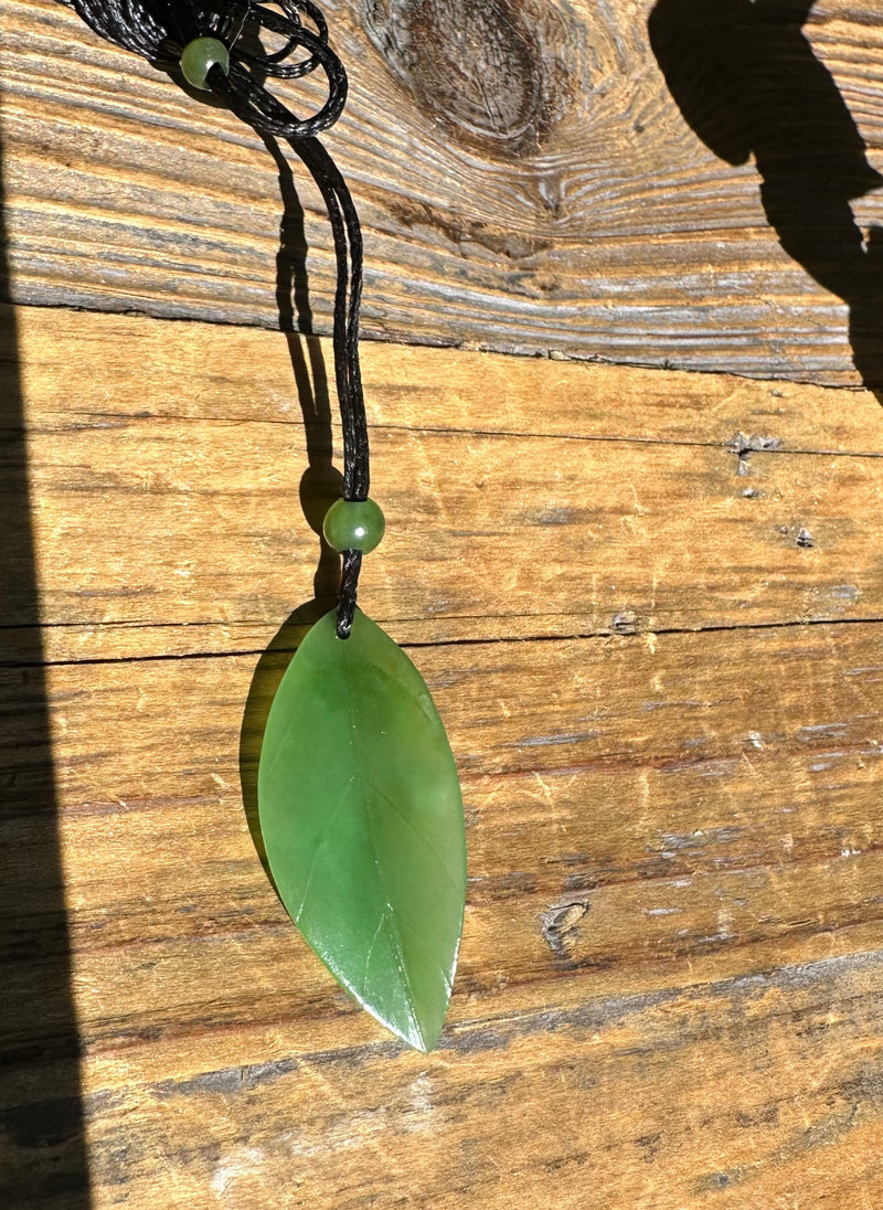 A+ Siberian Leaf Pendant, 34mm*