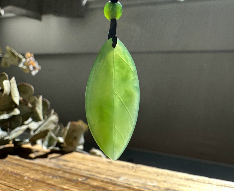 A+ Siberian Leaf Pendant, 34mm*