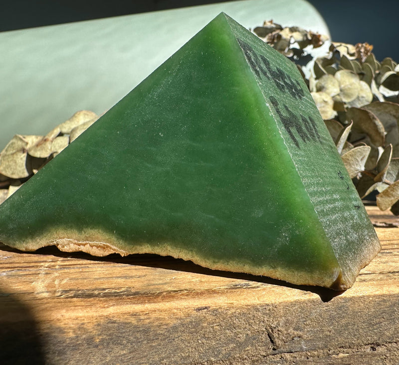 Top Quality Wyoming Apple Green Jade, 1lb 1oz