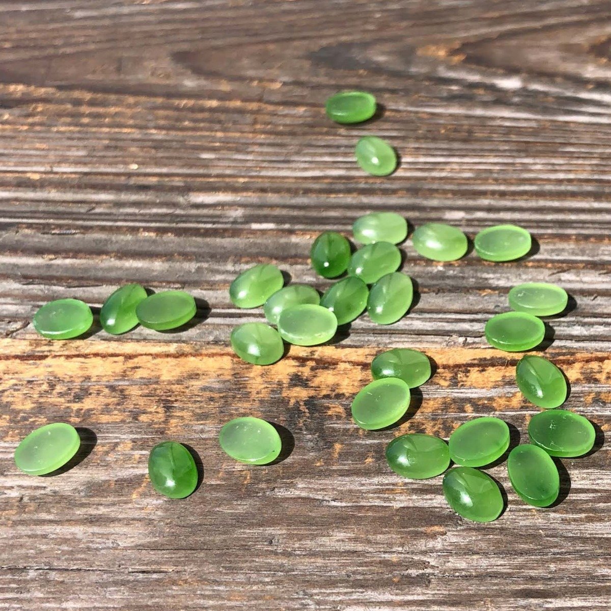 AA Bright Green Canadian Nephrite Jade Cabochons, 5x7mm – Jade Mine